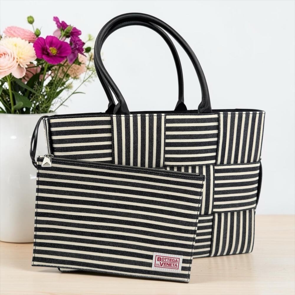 Bottega Veneta Arco Tote W/Pouch